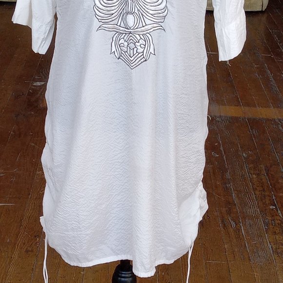 White with black embroidery patchwork detailing tunic top - Picture 6 of 9